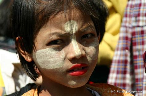 Mädchen Gesicht Trägt Thanaka Standort Pekon Sagar Myanmar Birma