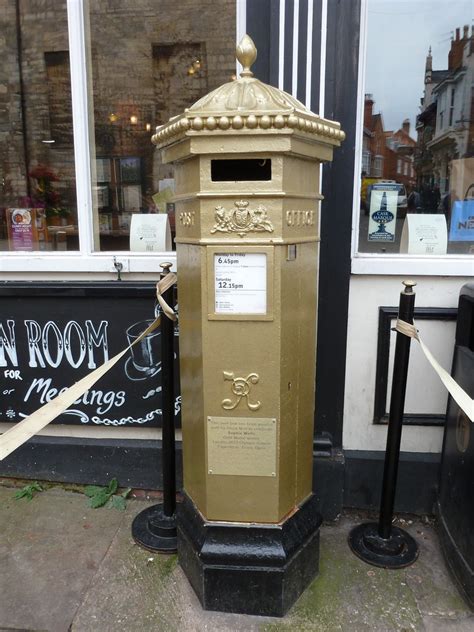 Lincoln Post Box Number Ln2 18 Gold Penfold Pillar Box Flickr