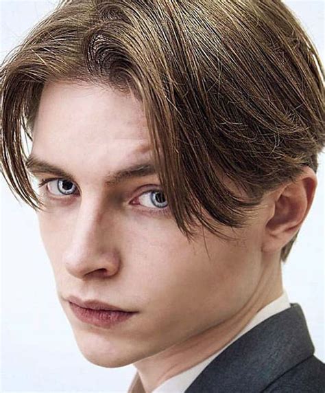 Curtain Hairstyle Haircut 90 S Curtain Hairstyles For Men Middle Part