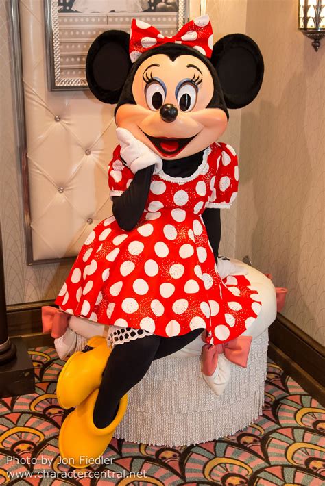 Meeting Minnie Mouse At Walt Disney World