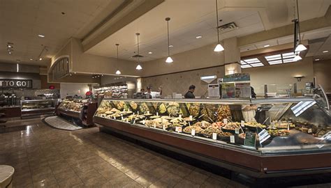From its humble beginnings as a small railroad town, roseville is now a mix of young families, bustling shopping areas, and a vibrant downtown. Lunds & Byerlys Roseville