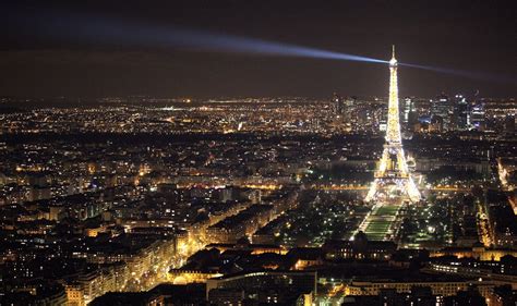 Illumination Folle De La Tour Eiffel Pour Ses 130 Ans Paris Zigzag