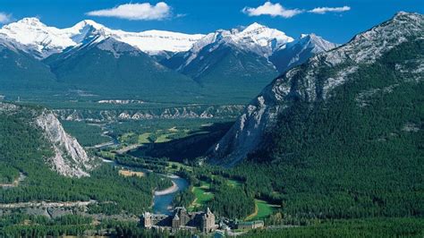 World Famous Fairmont Banff Springs Hotel Extravaganzi