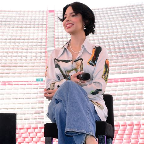 Ngela Aguilar Triunfa Con Leggings De Savage X Fenty Y Tenis C Modos