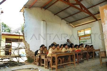 Please select an edition below keep current with the latest news on line today! Gambar-gambar Buruknya Pendidikan di Indonesia ~ WAHYU WULANDARI