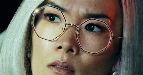 Who Designed Ali Wongs Glasses And Outfits In Beef Netflix Tudum