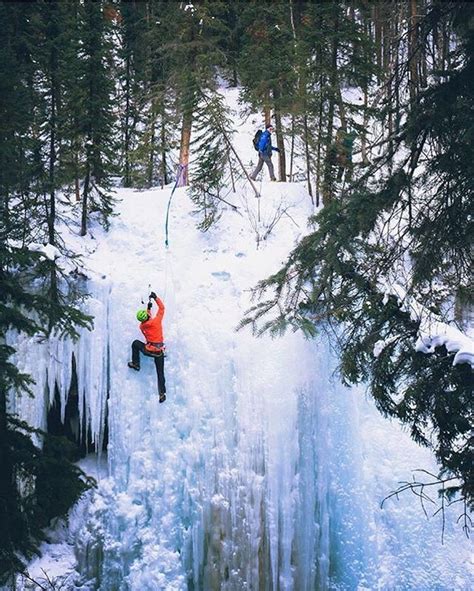 Dantracker Captures Ice Climbers As He Explores A Frozen Maligne