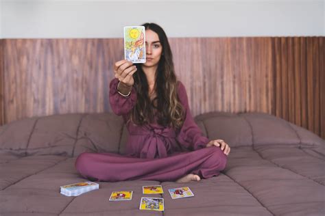 How To Do A Tarot Reading For Yourself La Muci