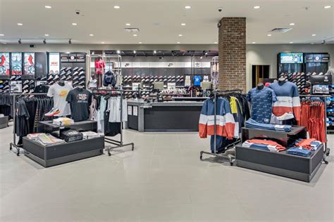 Foot Locker Will Close 400 Stores In Malls Usa News Mallscom