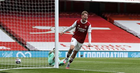 Emile smith rowe signed a 5 year / £5,200,000 contract with the arsenal f.c., including an annual average salary of £ . Villa's Smith Rowe chase highlights scale of Arsenal's fall