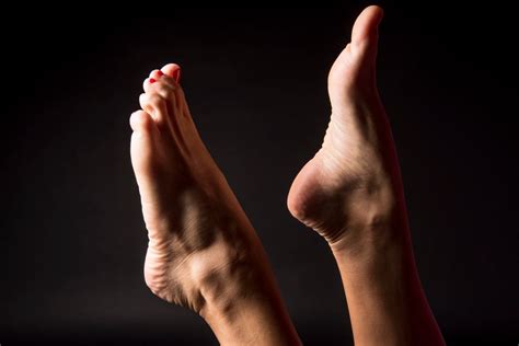 These Honest Images Show How Women Really Feel About Their Feet Huffpost