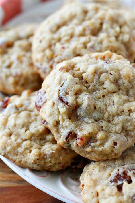 Soft And Chewy Oatmeal Date Cookies Yummy Healthy Easy