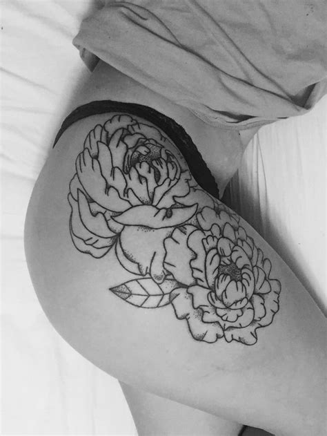 Flower Outline Tattoo Hip Thigh Girls With Tattoos