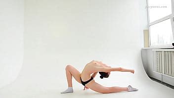 Very Hot Naked Gymnastics By Alla Sinichka Xvideos Com
