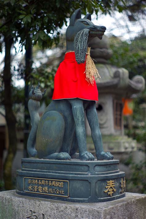 A Guardian Fox In Fushimi Inari Kyoto Inari Japanese Statue Shinto