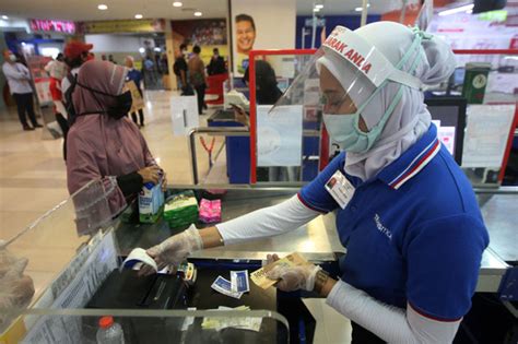 Jun 04, 2021 · ppkm, pln siap perpanjang stimulus listrik di suluttenggo hingga desember 2021 ppkm level 4, polisi tetap lakukan penyekatan sejumlah ruas jalan di banyumas komunitas tionghoa kirim 1.000 paket sembako untuk warga terdampak ppkm darurat polda sulsel patroli siber saat ppkm, meme hoaks akan ditertibkan Sektor Ritel Minta Waktu Operasional Diperpanjang Saat ...