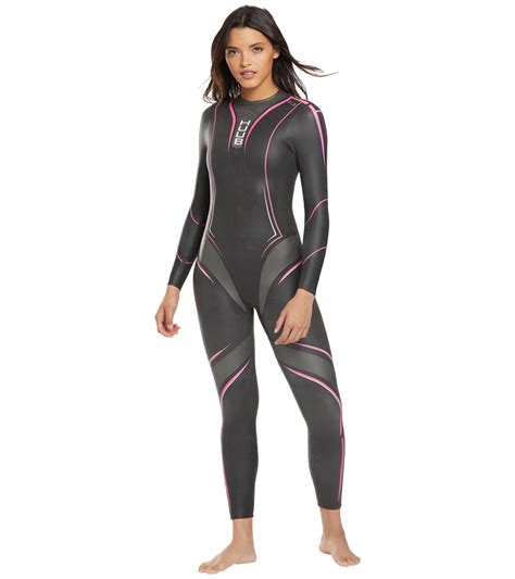 I'm 5'4 135 pounds and it item description:stm women's triathlon wetsuit brand new, never worn. Huub Women's Atana 3:3 Fullsleeve Triathlon Wetsuit at ...