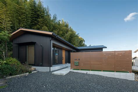 山裾に佇む平屋の家 | 滋賀で設計士とつくる注文住宅 ルポハウス
