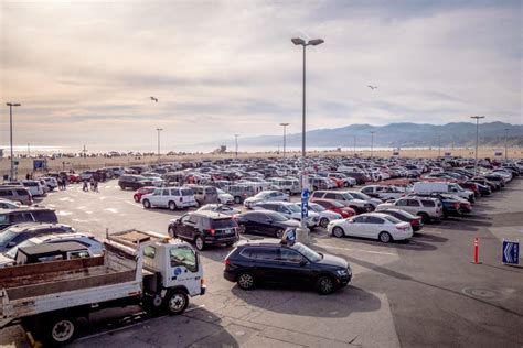 Huge Parking Lot At Santa Monica Beach Los Angeles Usa March 29