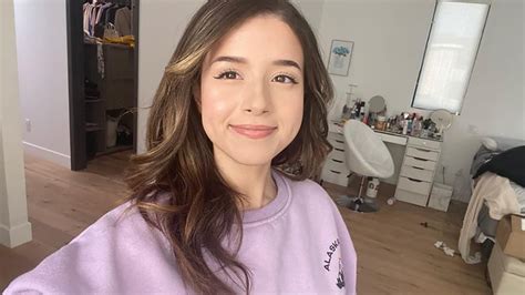 Pokimane Leaves Small Twitch Streamers Speechless With 10k In