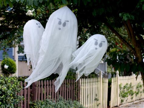 Find spooktacular deals on halloween yard decorations that'll make halloween 2020 one for the record books. DIY Halloween Decorations | DIY