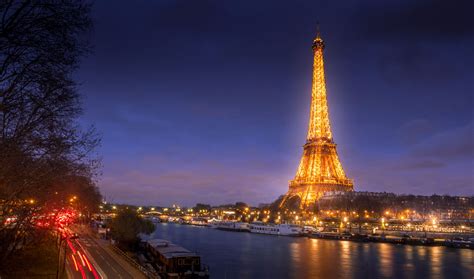 Bir-Hakeim view of La Tour Eiffel, France