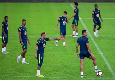 Se disputaron 18 series de eliminación directa en la historia del superclásico con un claro dominio del millonario, que ganó el primero y el último de estos cruces entre los dos colosos del fútbol argentino. Argentina y Brasil reeditan Superclásico | Analitica.com