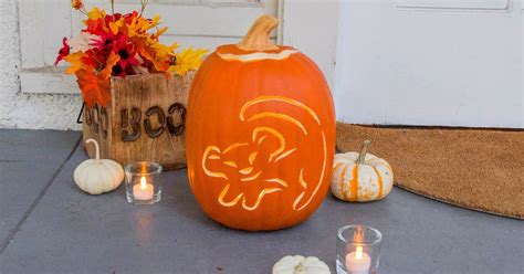 Have The Best Decor In The Pride Lands With This Simba Pumpkin Carving