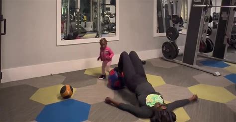 Girl Gives Woman An Unexpected Workout Whack