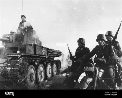 German Troops France 1940 Black And White Stock Photos And Images Alamy