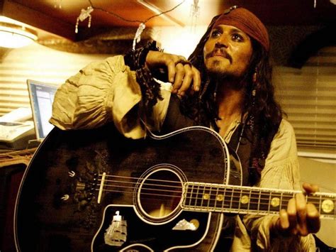 johnny depp playing guitar this beats everything johnny depp capitão jack sparrow