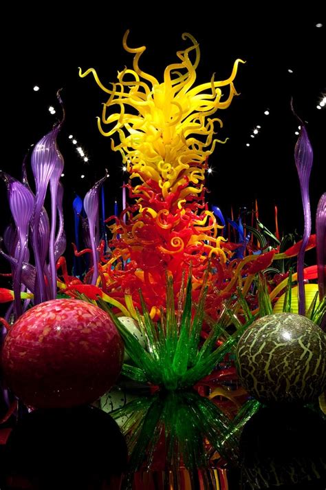 Dale Chihulys Vibrant Glass Sculpture Garden