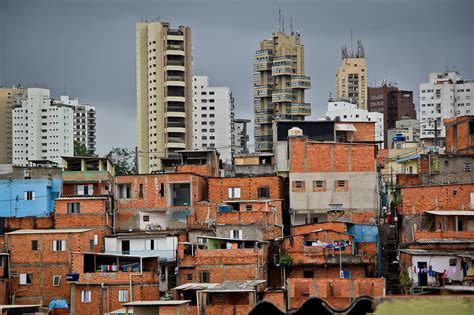 Defina cidade formal e cidade informal - Brainly.com.br
