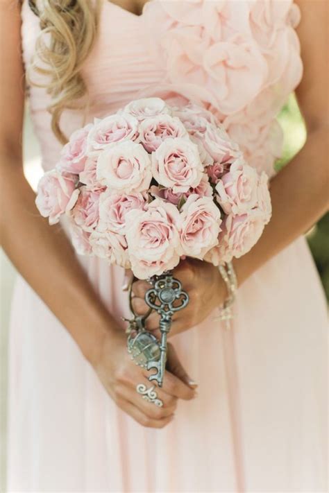 Hostwin is one of australia's leading suppliers of superior quality silk flowers and plants. 30 Stunning Valentine's Day Wedding Bouquets - Weddingomania