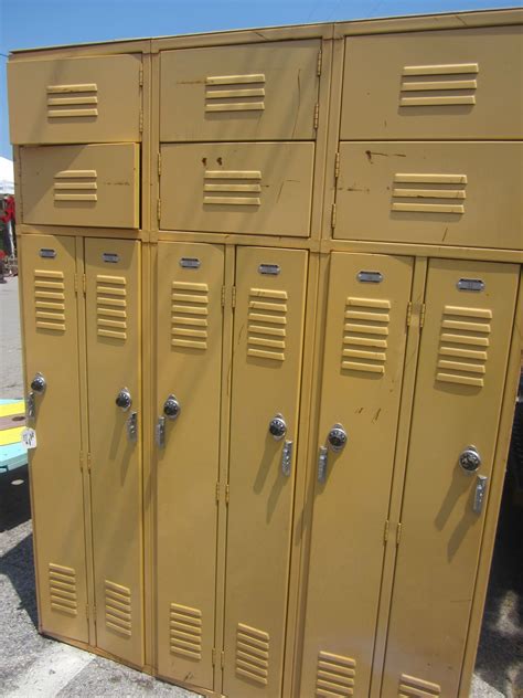 Vintage Girl 901 School Lockers