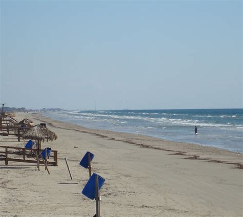 Situated on the gulf of mexico near freeport texas, surfside beach is only 2.2 square miles and the 2010 census listed 482 full time. Surfside Beach