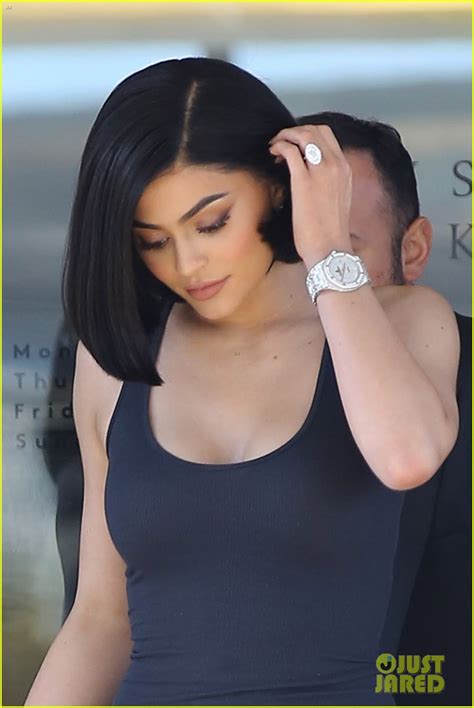 Kylie Jenner Debuts Her New Short Haircut Photo 3706755 Kris Jenner Kylie Jenner Pictures