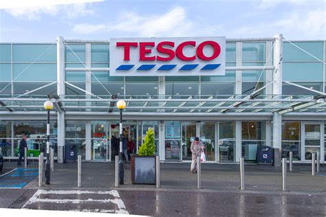 Coronavirus Tesco To Give Workers Special Christmas Bonus For Their
