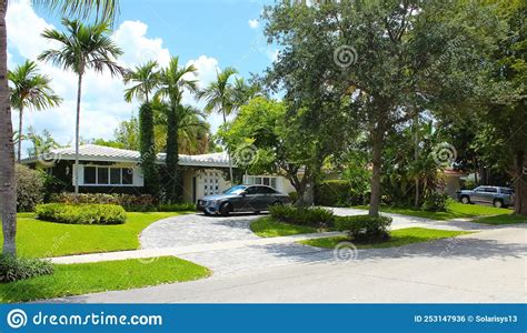 Lauderdale-by-the-Sea. Typical Apartment at Beach in Florida on a