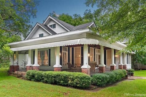 1894 Historic House In Greenwood Louisiana — Captivating