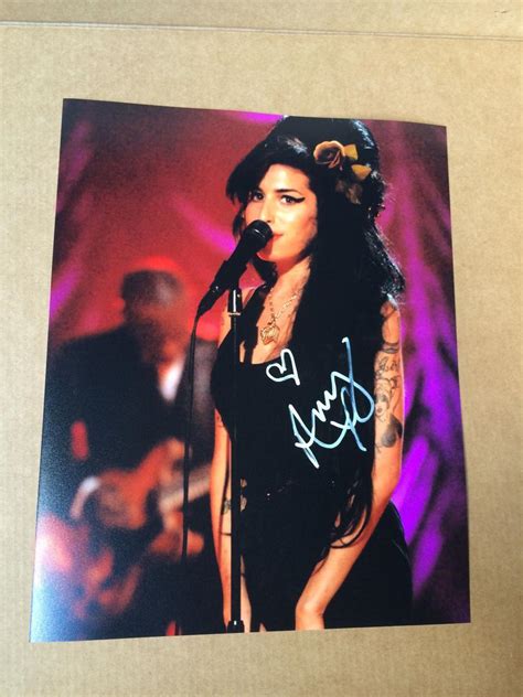 Amy Winehouse Signed 8 X 10 Photo Autograph 1760386097