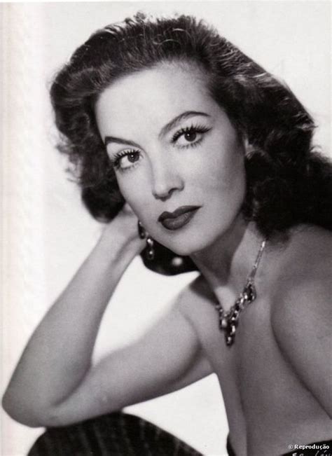 The name josé also occurs in feminine name composites (e.g. MY GARBO: MARIA FELIX
