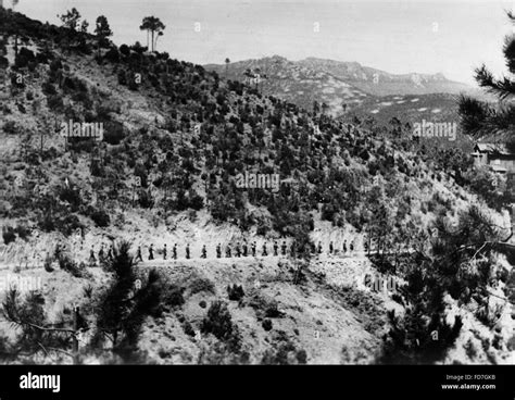 Les Soldats Alliés Capturés Après Le Débarquement Dans Le Sud De La France 1944 Photo Stock Alamy
