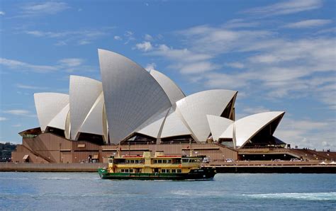 On Sydney Harbour The Sydney Opera House Is A Multi Venue Flickr