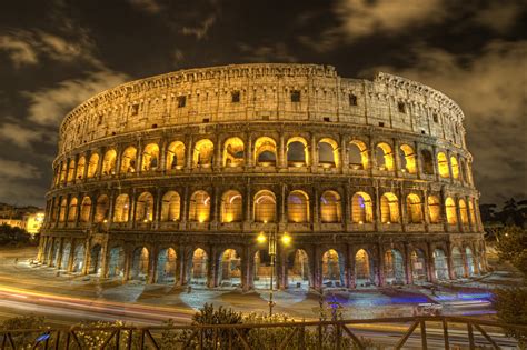 Colosseo By Night Viaggi Vacanze E Turismo Turisti Per Caso