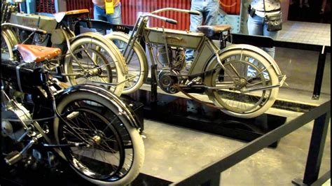 How to rebuild and reassemble an old harley davidson distributor for flathead, knucklehead, panhead, or early shovelhead. Early Harley-Davidson Motorcycles from 1905-1907 - YouTube