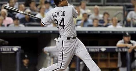 White Sox Place Viciedo On 15 Day Dl Cbs Chicago