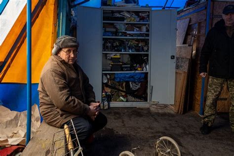 ukraine tensions after eight years of war an eastern city unifies against russia bbc news