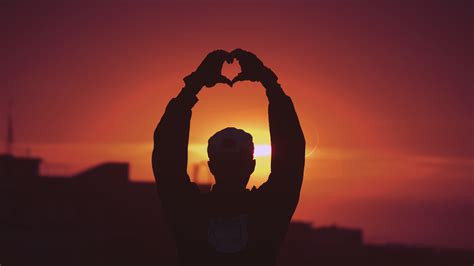 Sunset Love Heart Silhouette 4k Wallpapers Hd Wallpapers Id 23917