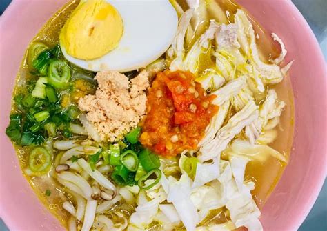 Yang membuat soto lamongan unik adalah cara penyajiannya yang menggunakan koya. Resep Soto Ayam Lamongan - Foody Bloggers